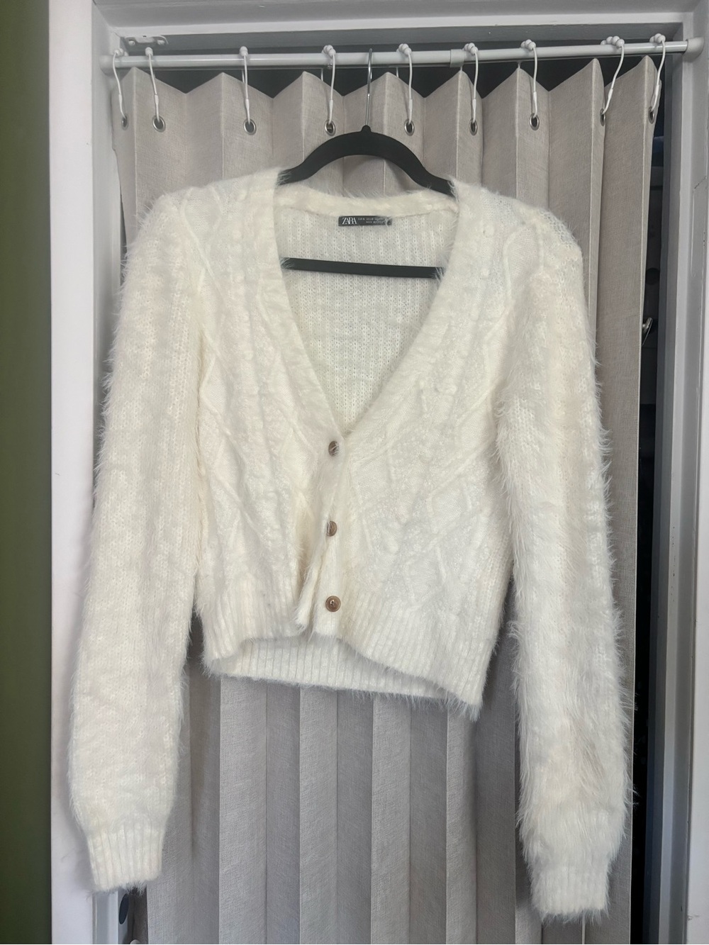 Zara Cream Fuzzy V‑Neck Button Cardigan - Picture 1 of 3